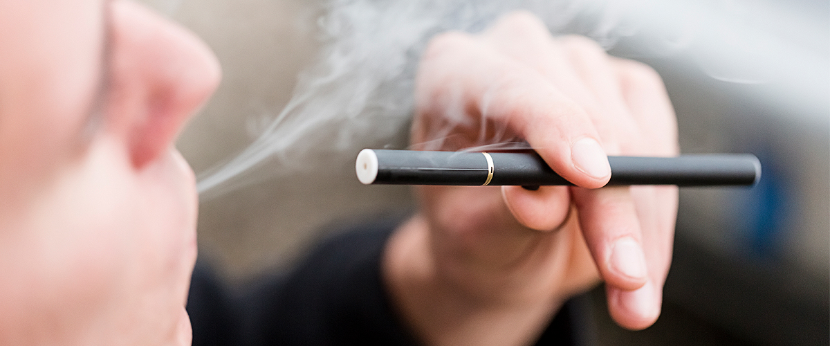 The Impact of RELX Vapes on the Vaping Community 2 The Impact of RELX Vapes on the Vaping Community